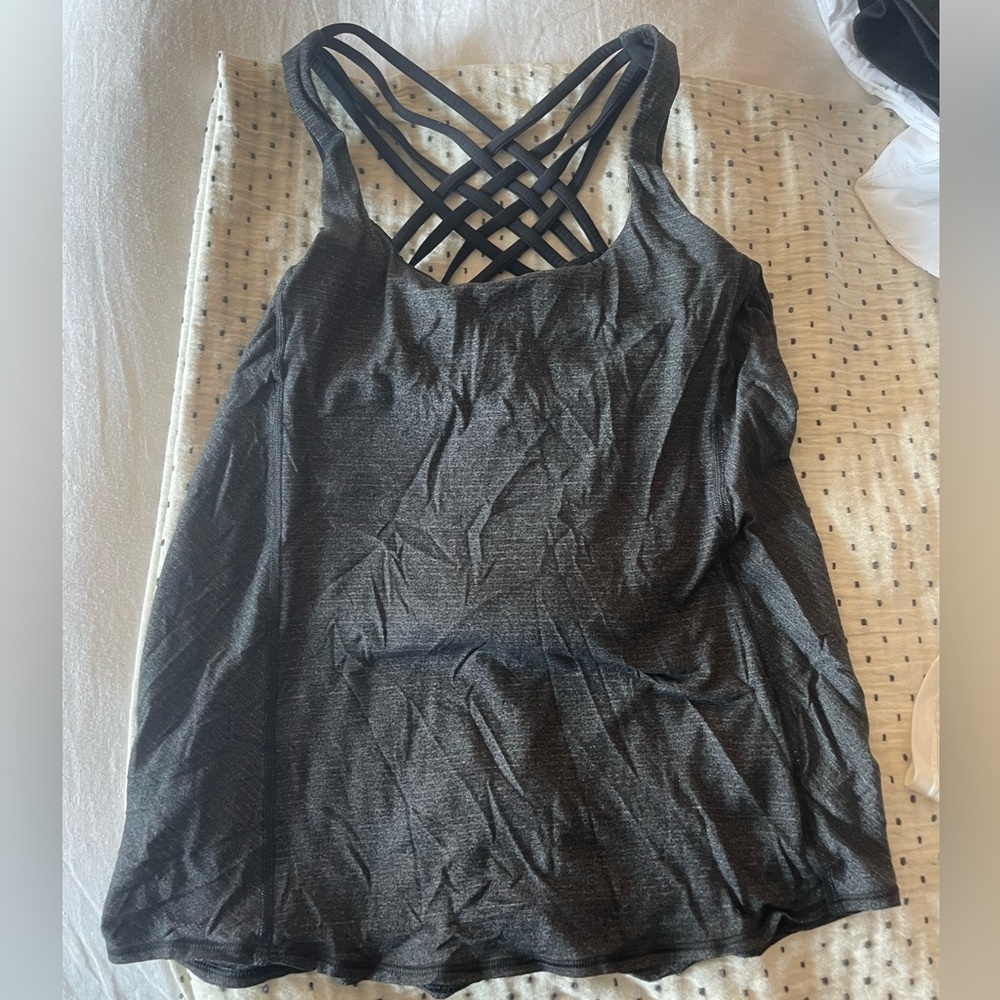 Lululemon top